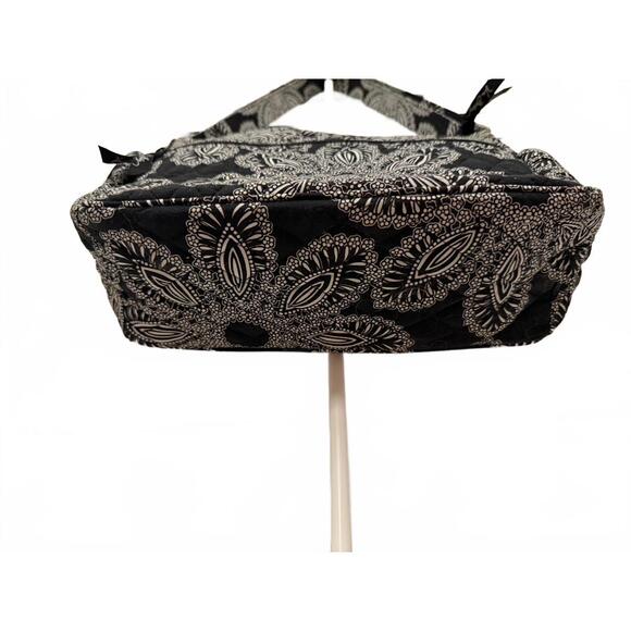 Vera Bradley large crossbody bag in a black and white floral pattern - Picture 5 of 8